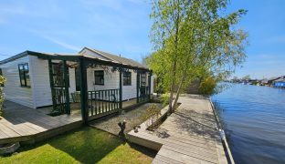 Repps with Bastwick - 2 Bedroom Detached bungalow