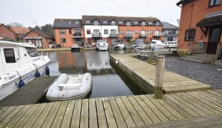 Horning - 2 Bedroom End town house