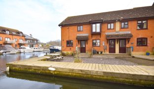 Horning - 2 Bedroom End town house