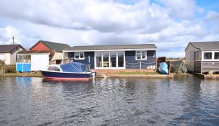 Potter Heigham - 2 Bedroom Detached bungalow