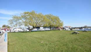 Potter Heigham - mooring plot