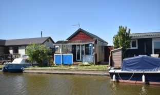 Potter Heigham - 2 Bedroom detached bungalow