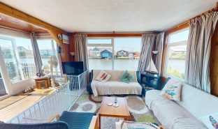 Repps with Bastwick - 2 Bedroom Detached bungalow