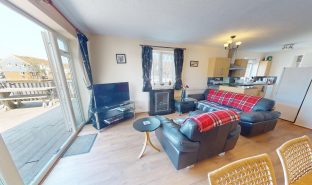 NR12 8TH - 4 Bedroom Semi-detached house