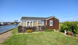 Repps with Bastwick - 2 Bedroom Detached bungalow