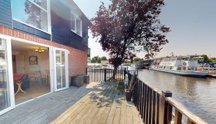 NR12 8TH - 4 Bedroom Semi-detached house