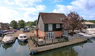 NR12 8TH - 4 Bedroom Semi-detached house