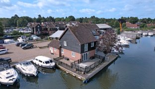 NR12 8TH - 4 Bedroom Semi-detached house
