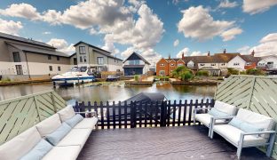 Hoveton - 3 Bedroom Town House