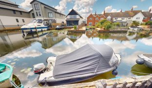 Hoveton - 3 Bedroom Town House