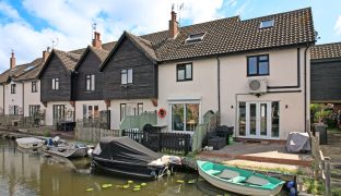 Hoveton - 3 Bedroom Town House