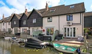 Hoveton - 3 Bedroom Town House