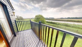 Acle - 7 Bedroom Detached house