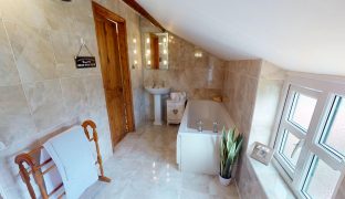 Acle - 7 Bedroom Detached house
