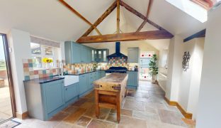 Acle - 7 Bedroom Detached house
