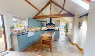 Acle - 7 Bedroom Detached house