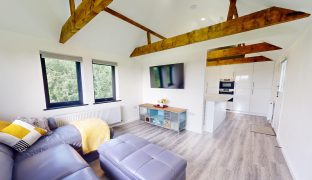 Acle - 7 Bedroom Detached house