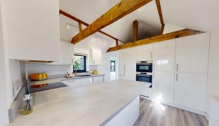 Acle - 7 Bedroom Detached house