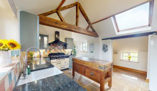 Acle - 7 Bedroom Detached house