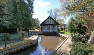 Neatishead - 5 Bedroom Detached house