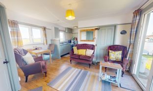 Repps with Bastwick - 2 Bedroom Detached Bungalow