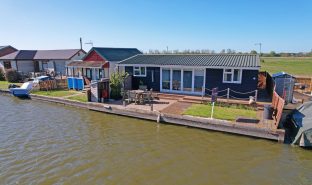 Potter Heigham - 2 Bedroom Detached bungalow