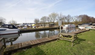 Wayford Bridge - Mooring Plot