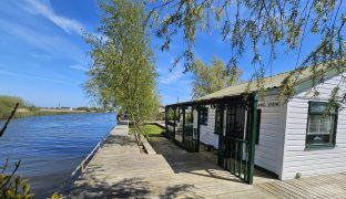 Repps with Bastwick - 2 Bedroom Detached bungalow