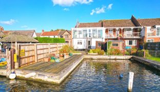 Horning - 4 Bedroom End Town House