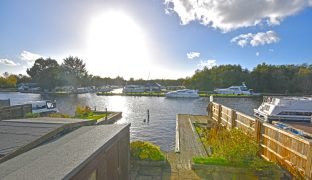 Horning - 4 Bedroom End Town House